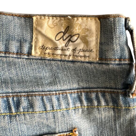 Department of Peace Cropped Embroidered Jeans Women’s 16 Light Wash Boho Floral - Picture 10 of 10